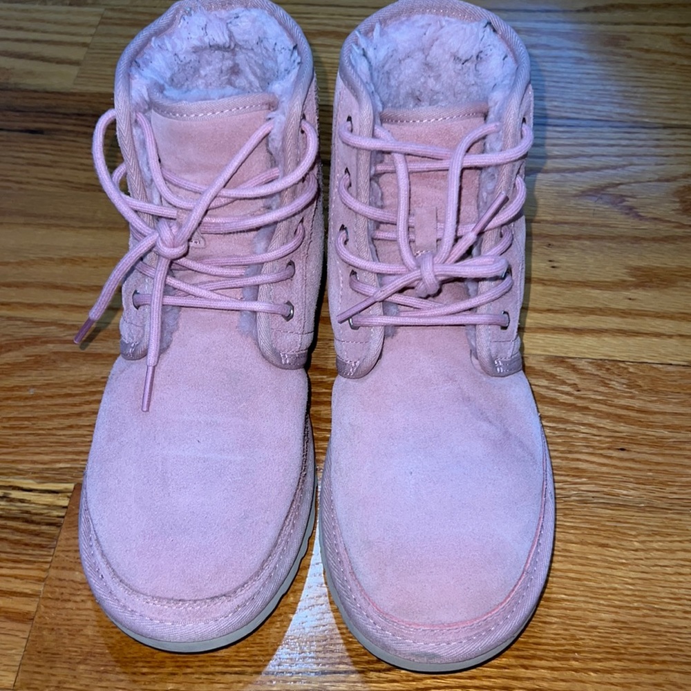 Ugg Neumel High. Color: pink